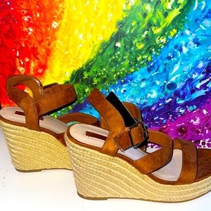 These are forever 21 casual heels in great condition with the tag.